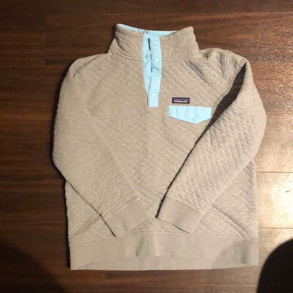 Patagonia Tops - Patagonia pullover